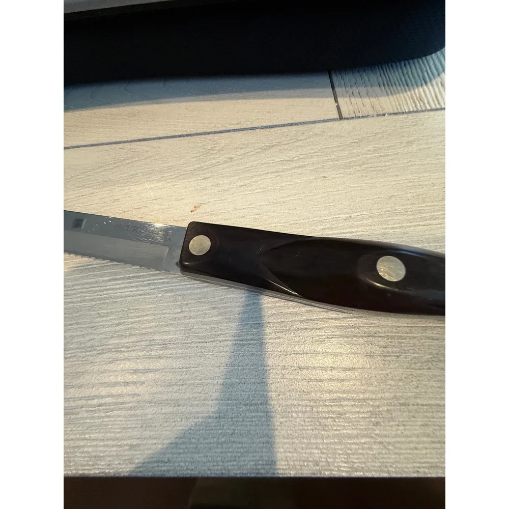 Cutco 1729 KL‎ Steak Knife Serrated Edge Black Handle USA Made